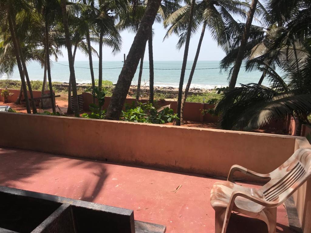 Kizhunna Rock Beach House Kannur Bagian luar foto
