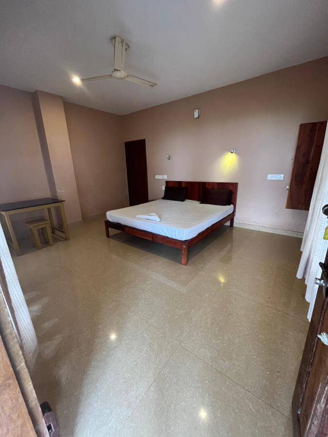 Kizhunna Rock Beach House Kannur Bagian luar foto