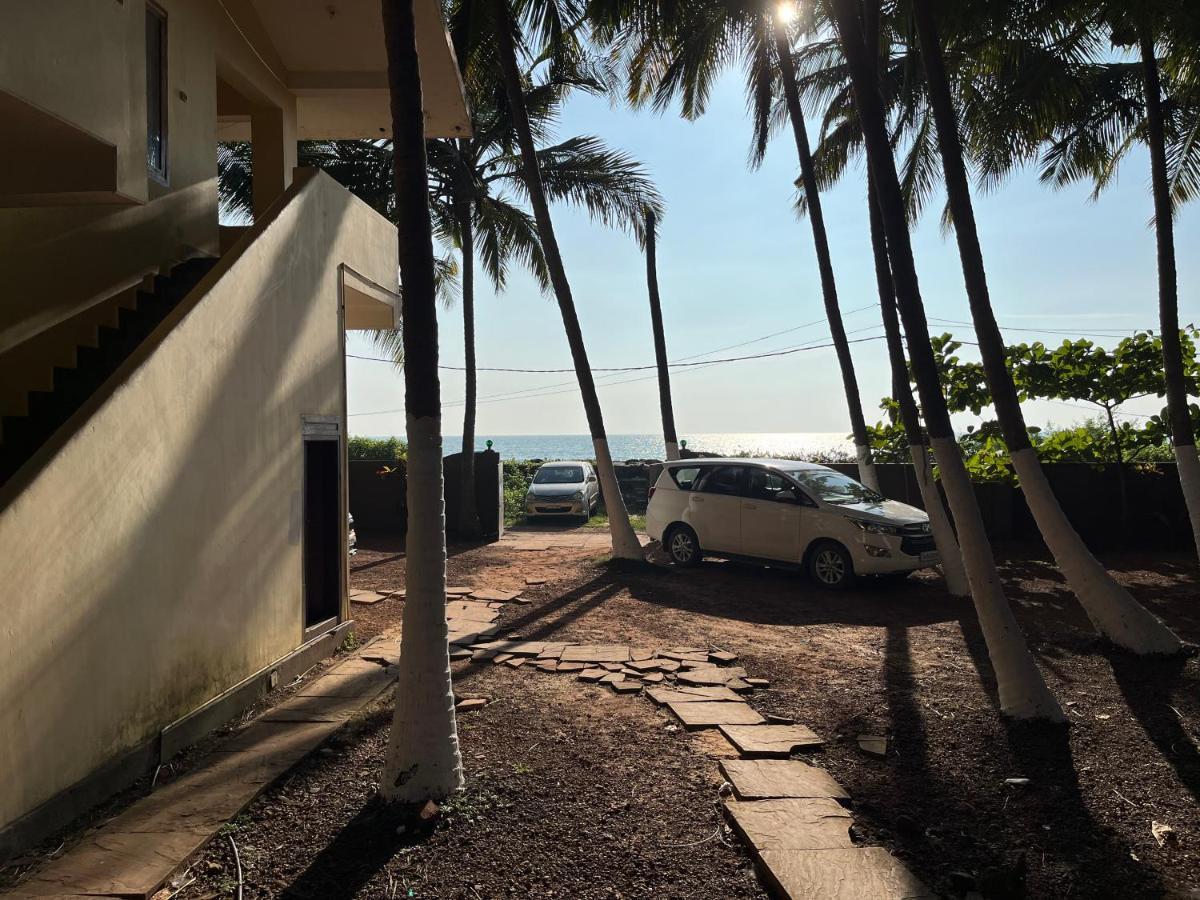 Kizhunna Rock Beach House Kannur Bagian luar foto